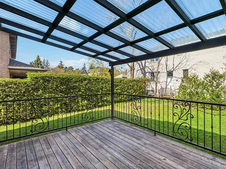 21 Kersey Cres — Photo 39