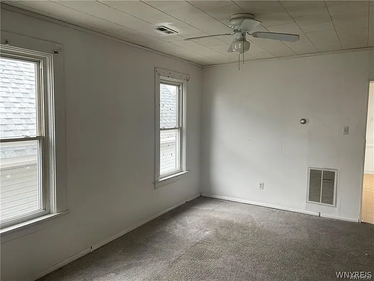226 Longnecker St — Photo 7