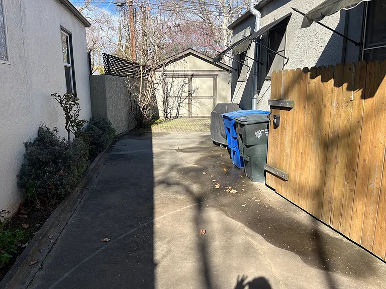 1813 Larkin Way — Photo 26