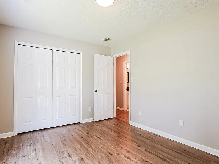 8318 Mattituck Cir — Photo 13
