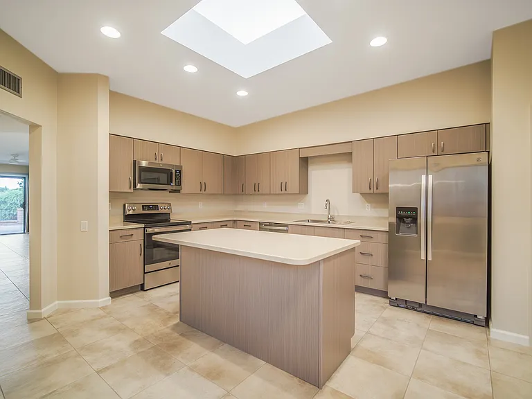 1033 W Calle Del Vencejo — Photo 8