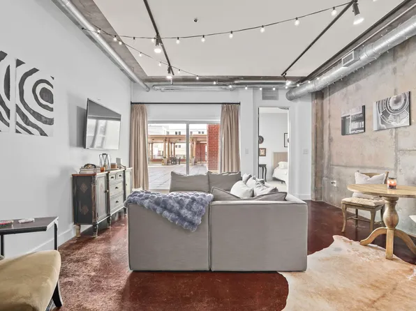 150 Bee St APT 312, Charleston, SC 29401