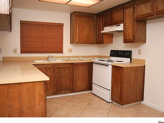 4th image of 635 Turnstone Dr