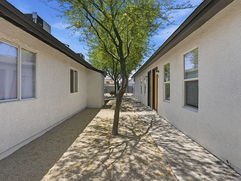 1421 E Roosevelt St #1 — Photo 21