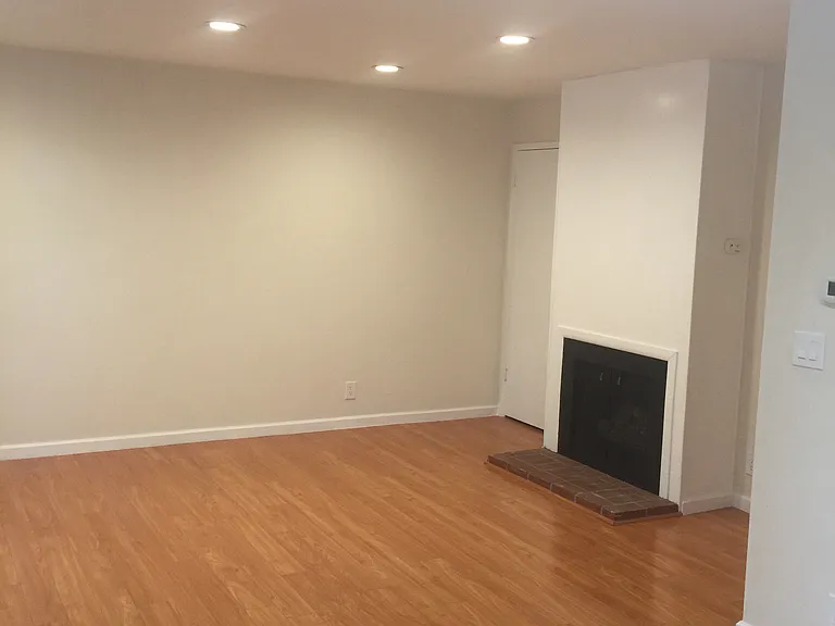 4861 Mintwood Ct — Photo 4