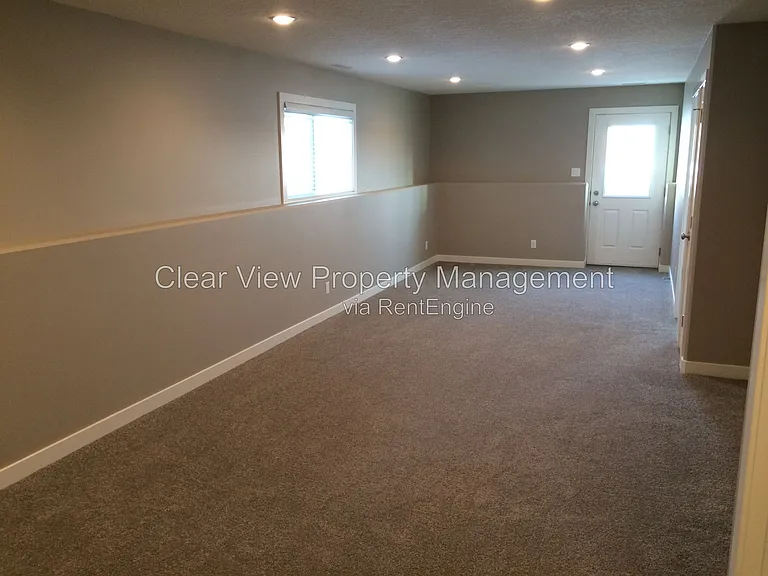 264 Sunridge Rd W — Photo 17