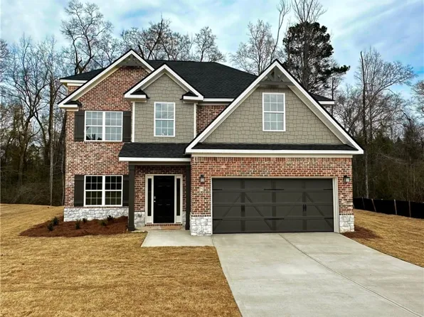 247 Meadowlark Dr, Smiths Station, AL 36877