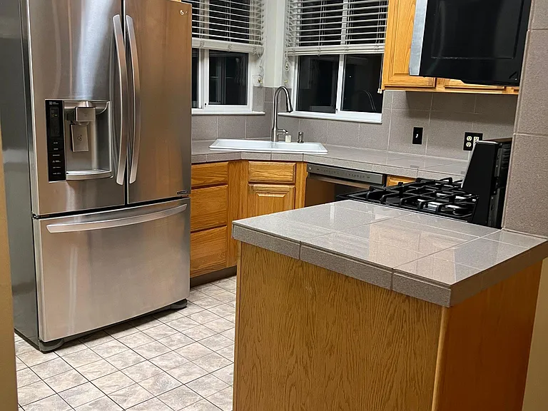 60 Linda Ct — Photo 3