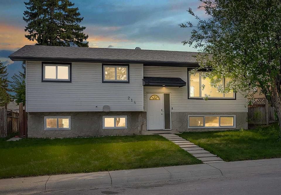 1st image of 214 N Rundleview Close NE