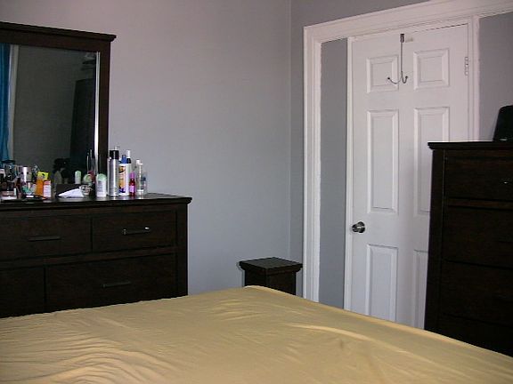3rd image of 217 44th St APT 30