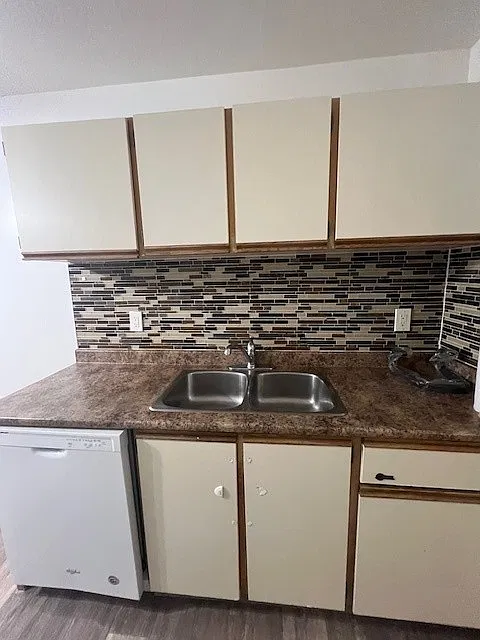 10011 150 Street Surrey — Photo 3
