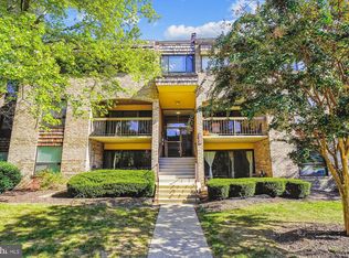 437 Christopher Ave #122, Gaithersburg, MD 20879