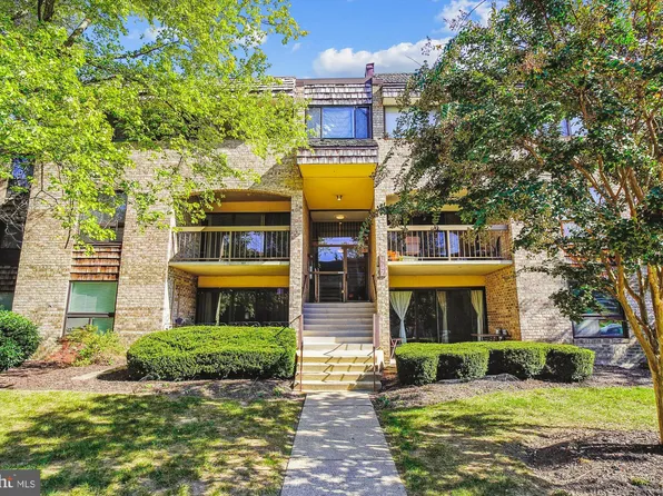 437 Christopher Ave #122, Gaithersburg, MD 20879