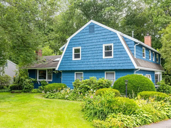 30 Holly Circle, Windsor, CT 06095