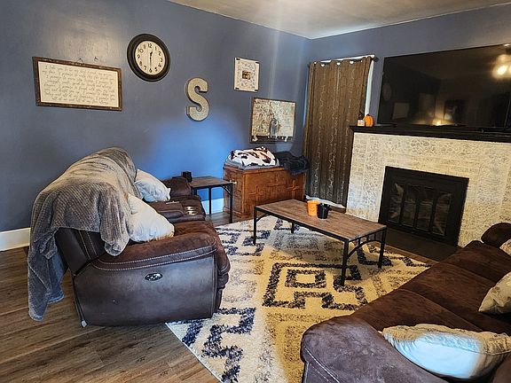 5th image of 710 N Walnut St