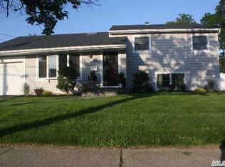49 Division Ave, Massapequa, NY 11758