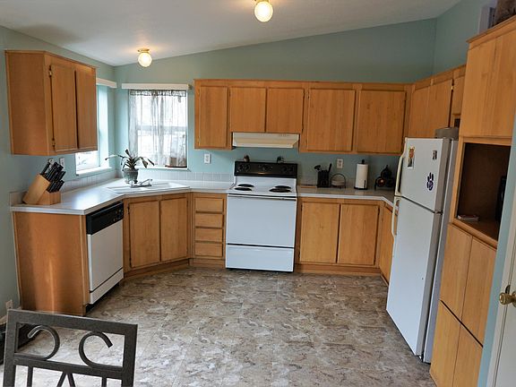 3rd image of 630 SE Quay Ave