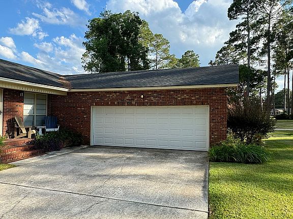 3rd image of 446 Seminole Dr