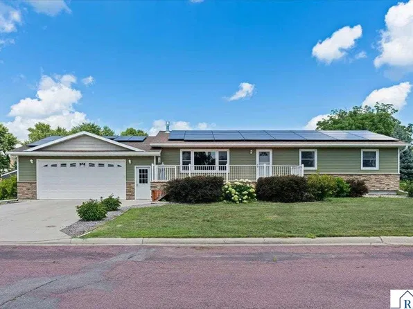 219 5th St Se, Madelia, MN 56062