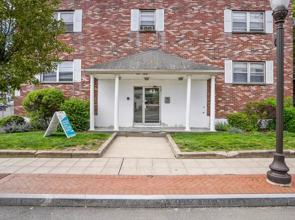 43 Crescent St APT 16, Stamford, CT 06906