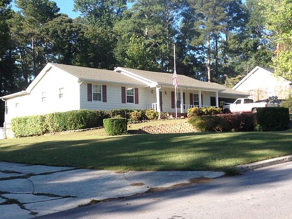 2nd image of 3188 Larkspur Cir