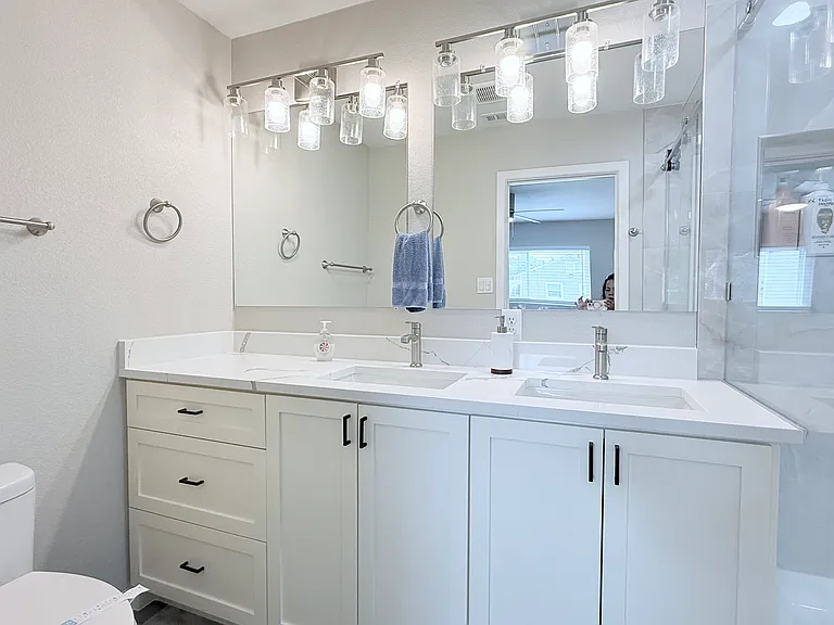 312 E Randol Mill Rd — Photo 7