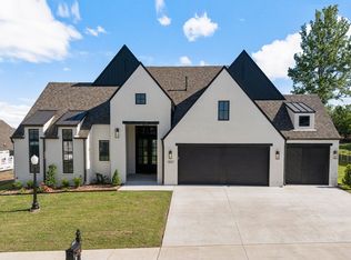 1507 Cedarwood Dr, Claremore, OK 74017