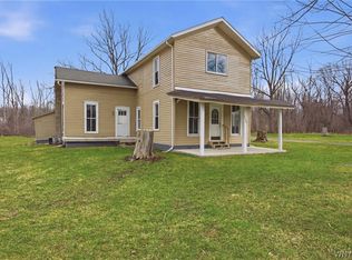 6043 Old Niagara Rd, Lockport, NY 14094