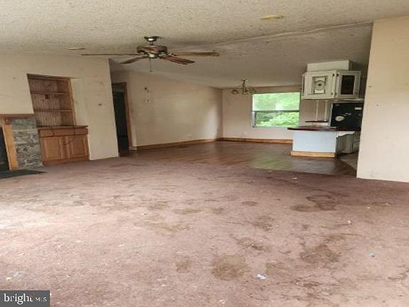 3rd image of 9034 Dutton Rd