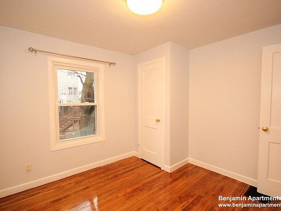 5th image of 105 Sydney St Unit 15S