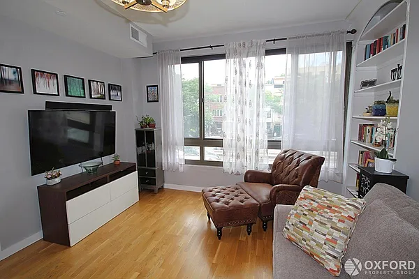 Sold by Oxford Property Group | media 9