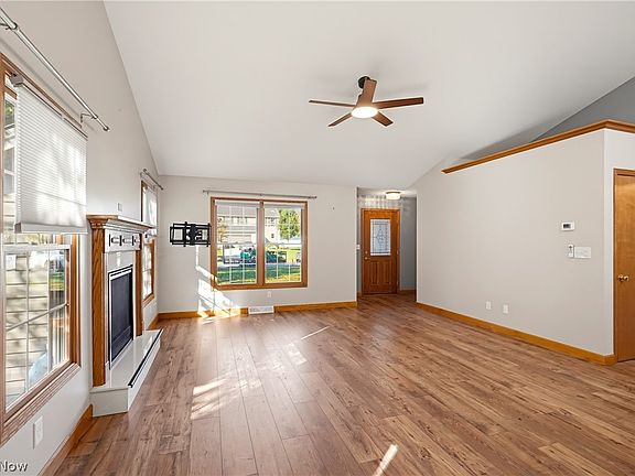 4th image of 607 Sparrow Way