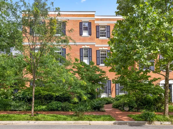 3909 Watson Pl NW, Washington, DC 20016
