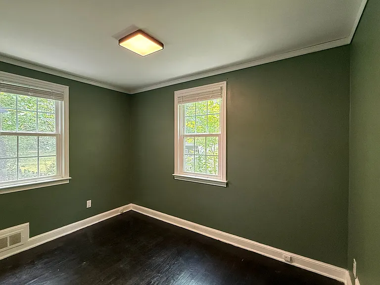 10831 Crest St — Photo 6