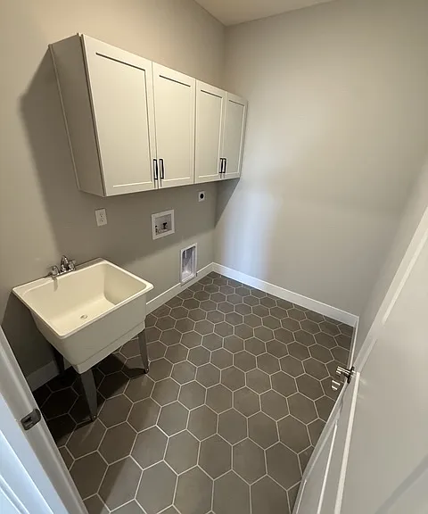 6176 Nicholas Way — Photo 6