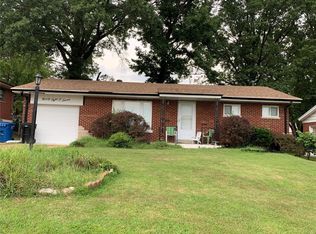 9807 Barlow Ln, Saint Louis, MO 63123