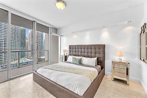 3rd image of 485 Brickell Ave APT 2505