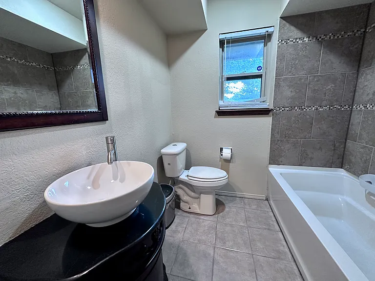 2809 Liberty Ln — Photo 9