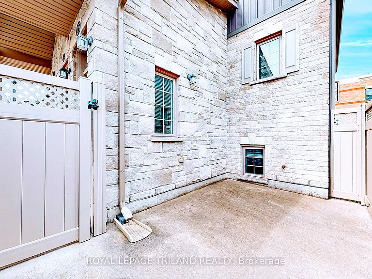 3200 Singleton Ave #25 — Photo 3