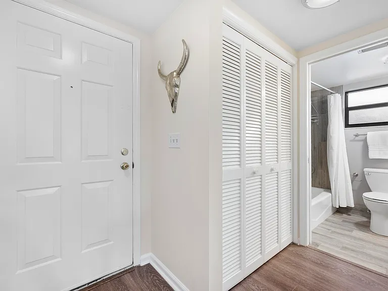 11863 Wimbledon Cir #543 — Photo 8