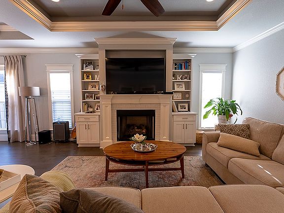 5th image of 2911 Dasha Ln