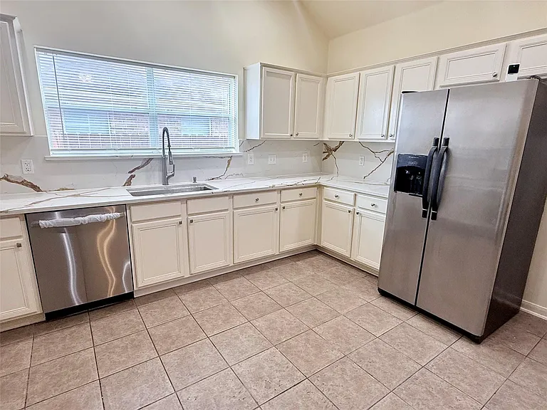 6530 Signal Point Ln — Photo 12