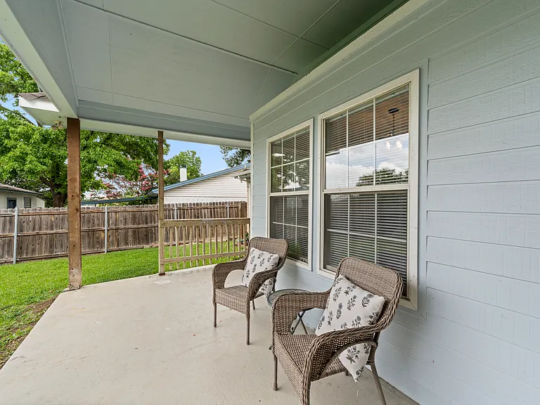103 Cimarron Ln — Photo 32