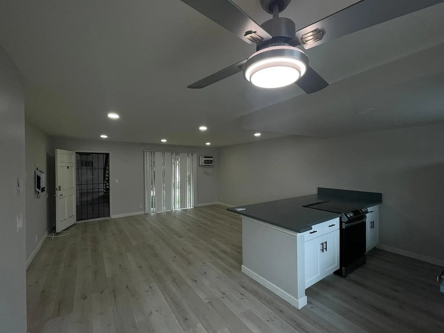 2 bed, 1100 sqft, $2,795 — Photo 1