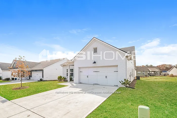3 bed, 2.0 bath, 1415 sqft, $1,749 — Photo 3
