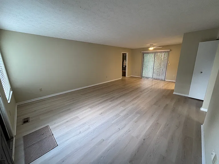 1880 Stoneview Ct — Photo 9