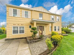 747 Iris Pl, West Hempstead, NY 11552