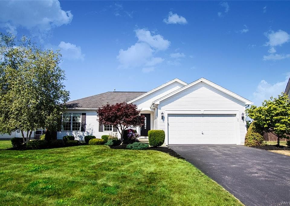 1st image of 35 Ashwood Ct