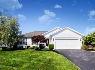 35 Ashwood Ct, Lancaster, NY 14086