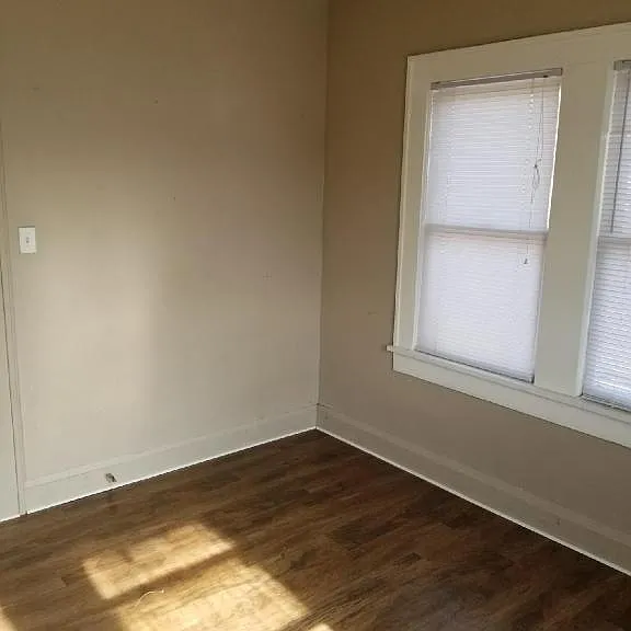 2147 Avenue E #C — Photo 2